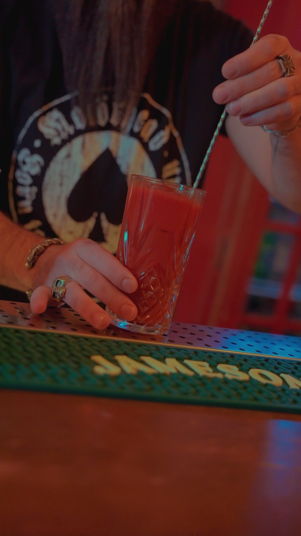 Pub, promo video